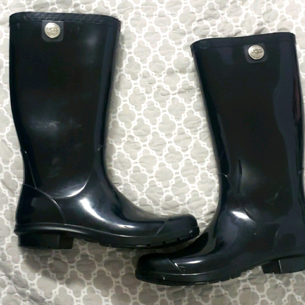 Ugg rain boots